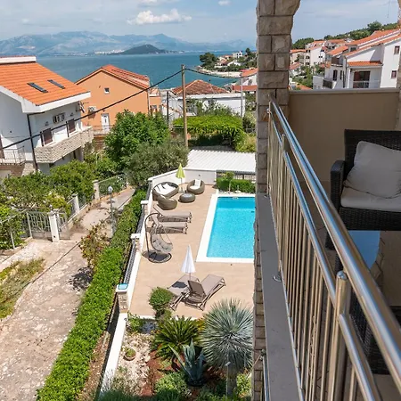 Apartments Brico - Heated Pool Trogir Exterior photo