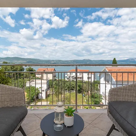 Apartments Brico - Heated Pool Trogir Exterior photo