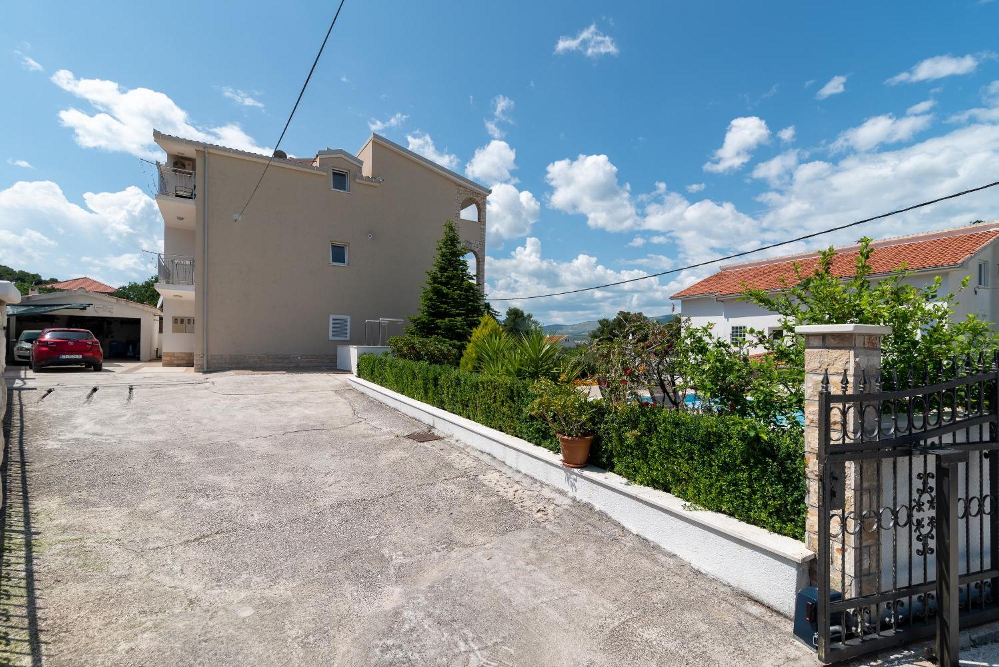 Apartment Brico *